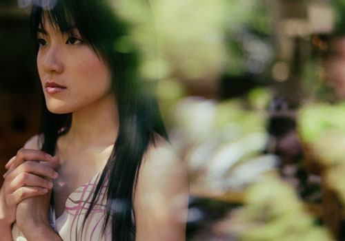 Tôi sinh con đầu lòng, chị gái từ quê lên thăm mà vừa nhìn mâm cơm ở cữ, chị bỗng dưng tái mét mặt mày