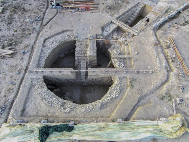 Một cảnh trên không của một ngôi mộ 3.500 năm được phát hiện gần thị trấn Pylos phía tây nam Hy Lạp. Ảnh: AP.