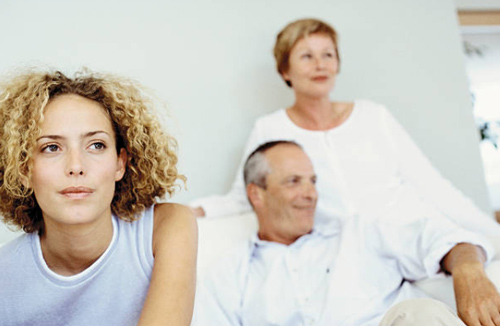 Nàng dâu ấm ức vì bố mẹ chồng không cho vay tiền làm nhà