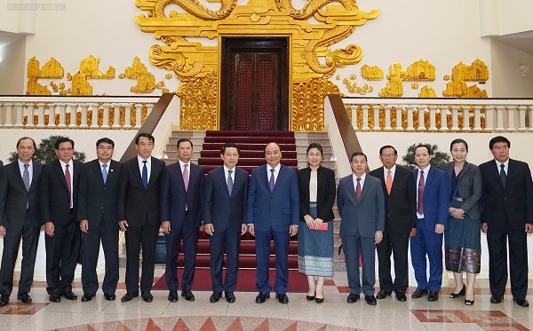 Thủ tướng Nguyễn Xuân Phúc mong muốn Lào sớm đối thoại trực tiếp với DN Việt Nam