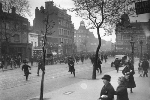 10 trò bịp khiến hàng triệu người hoảng loạn trong lịch sử