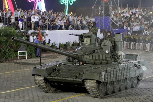 Thấy gì từ dàn tăng "Đại Bàng Trắng" T-72B1MS của Lào khi tập trận với Nga?