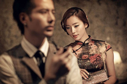 Chồng 'muối mặt' vì đi đâu vợ cũng bất chấp kè kè bên cạnh