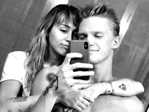 Hậu ly hôn, Miley Cyrus ăn mừng Giáng sinh bên tình mới