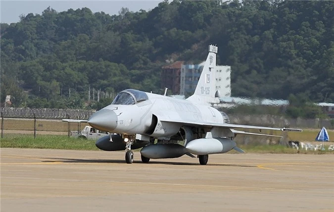 Trung Quoc ban tiem kich JF-17 Thunder cho Myanmar voi gia re khong tuong-Hinh-12