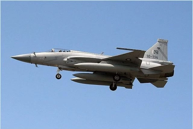 Trung Quoc ban tiem kich JF-17 Thunder cho Myanmar voi gia re khong tuong-Hinh-14