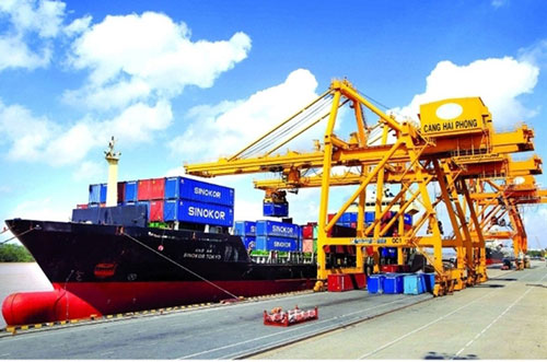 Thu ngân sách nhà nước của ngành hải quan tăng do nhập khẩu ô tô và dầu thô