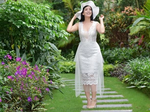 Ngẩn ngơ nhan sắc không tuổi của nghệ sĩ Chiều Xuân