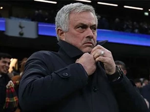 Mourinho gọi Brighton là 'đội bóng quái vật'