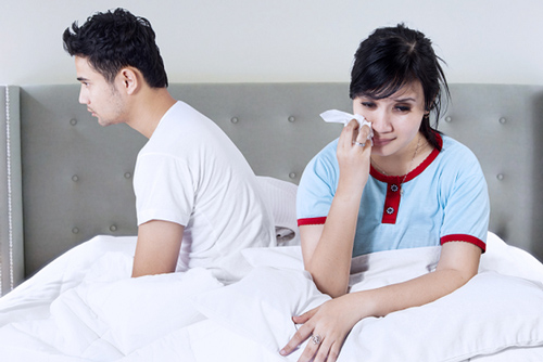 Ngày cưới được mẹ chồng trao 20 cây vàng, em đang lâng lâng sung sướng thì chồng tức tối mang đi trả và tiết lộ về nguồn gốc số vàng đó