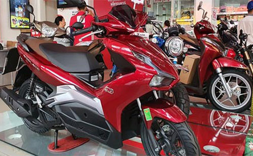 Honda Air Blade 150 2020 bị đôn giá lên 70 triệu đồng, vẫn 'cháy hàng'