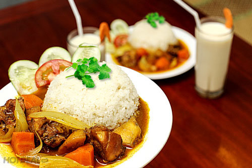 Cách nấu cơm cà ri gà thơm ngon béo ngậy cả nhà đều khen ngon