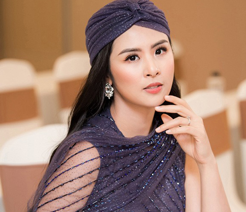 Ngọc Hân hóa nữ thần khi diện váy xuyên thấu khoe chân dài miên man