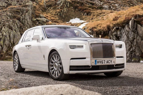 Rolls-Royce Phantom.