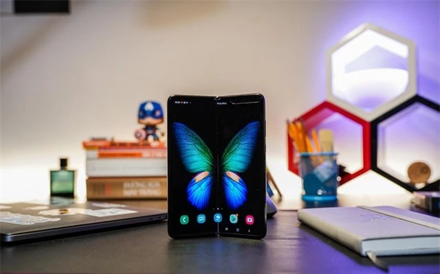 2 tuần trải nghiệm Samsung Galaxy Fold: Thú vị nhưng giá cao - 2