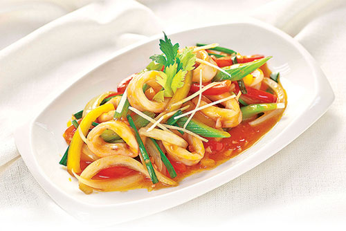 Mực xào chua ngọt thơm ngon như nhà hàng đổi vị cho gia đình