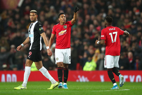 M.U 4-1 Newcastle: Ngày lễ tặng quà hoàn hảo