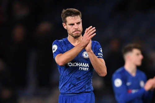 Hậu vệ trái: Cesar Azpilicueta (Chelsea).