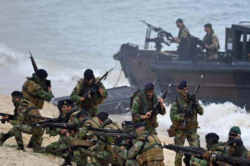 NATO tăng cường tập trận, tướng lĩnh Nga như "ngồi trên đống lửa"?