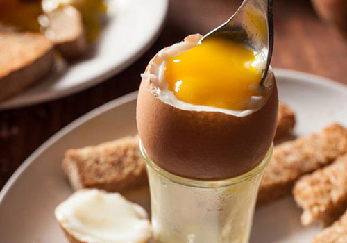 Ăn trứng gà như thế nào mới tốt: Chín, tái hay sống?