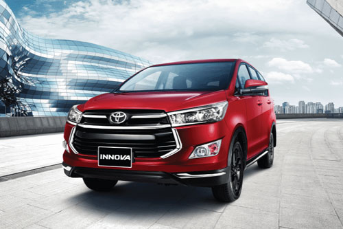 Toyota Innova giảm giá cực sốc về dưới mốc 700 triệu, quyết 'chiến' Mitsubishi Xpander