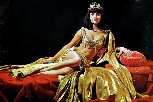Chuyện tình của Nữ hoàng Cleopatra và lời đồn ngủ với 100 đàn ông mỗi đêm - 1