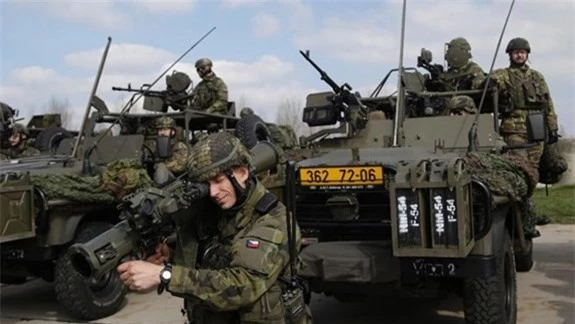 NATO tang cuong tap tran, tuong linh Nga nhu 