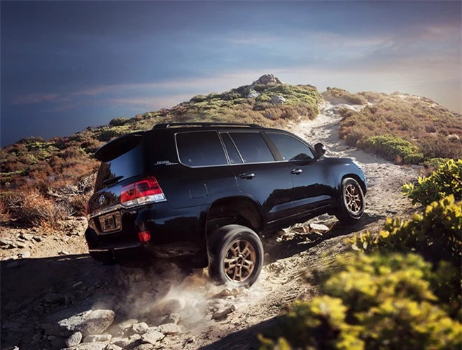 Toyota Land Cruiser 2020 ra mắt với giá hơn 4 tỉ đồng - 2