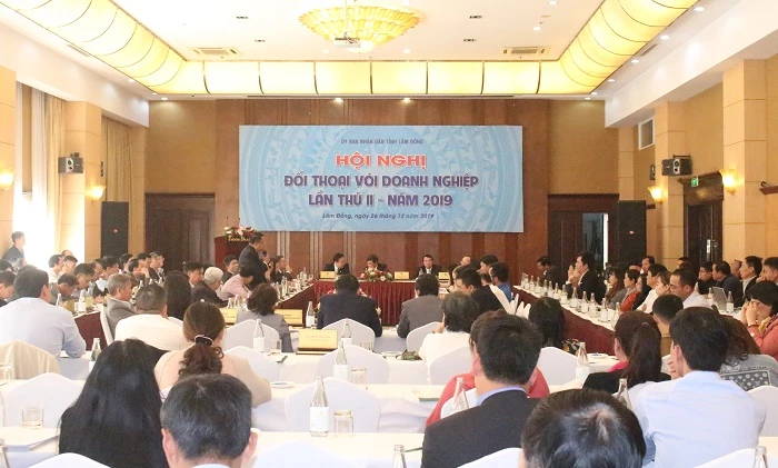 Buổi đối thoại với lãnh đạo tỉnh Lâm Đồng thu hút hàng trăm doanh nghiệp tham gia