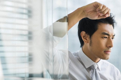 Làm ca đêm về tôi thấy một cô gái định nhảy cầu tự tử nên vội kéo lại rồi cưu mang nhưng không ngờ phía sau là cả một câu chuyện đáng sợ (P1)