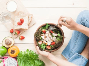 Mắc sai lầm nghiêm trọng này, ăn kiêng cả năm mà vẫn tăng cân đều đều