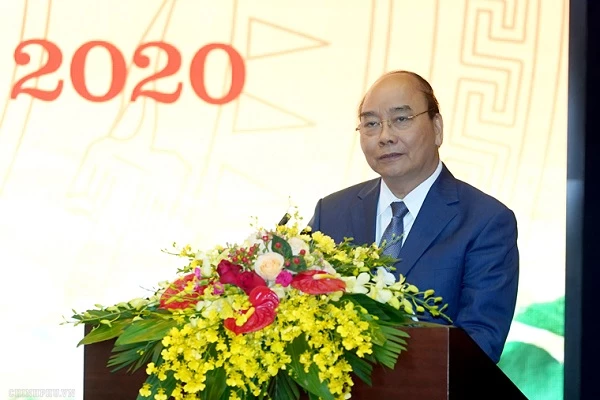 Thủ tướng Nguyễn Xuân Phúc phát biểu tại Hội nghị triển khai nhiệm vụ năm 2020 của Bộ TT&TT .