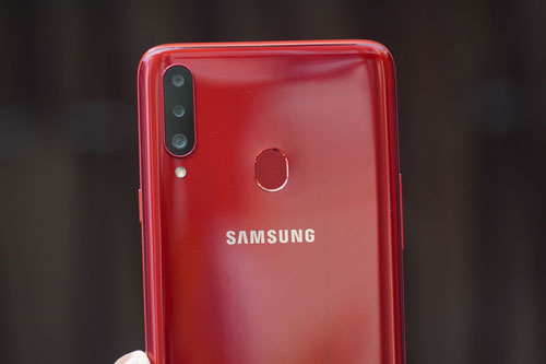 Đánh giá smartphone Samsung 3 camera sau, pin 4.000 mAh, giá hơn 4 triệu ở Việt Nam