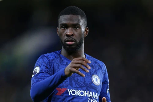 Trung vệ: Fikayo Tomori (Chelsea).