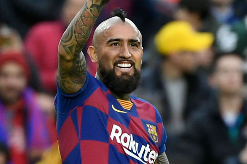 Vidal đâm đơn kiện Barca vì 'quỵt' tiền thưởng
