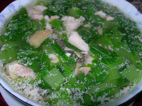 Cuối tuần nổi gió, mẹ đảm trổ tài làm canh cải cá rô phi "ngon lịm tim", con "ăn lấy ăn để"