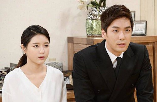 Tháng cận Tết, con dâu bị mẹ chồng "xoay" như chong chóng, chồng thương bế phốc con 9 tháng trên tay: "Đứng lên anh đưa đi làm tóc, đời mấy khi được đẹp"