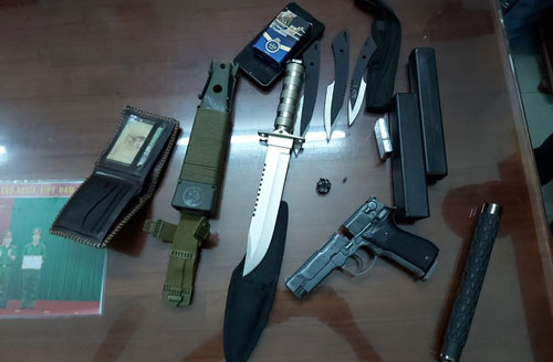 Quảng Nam: Phát hiện xe ô tô tàng trữ nhiều vũ khí nóng