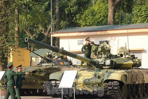 Bộ đôi T-90S và BMP-2 của lục quân Việt Nam