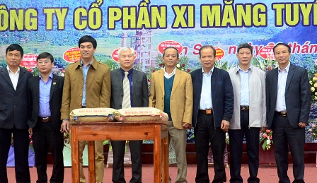 Tuyên Quang: Ra mắt sản phẩm xi măng Yên Sơn