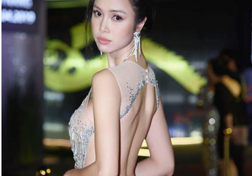 Những trang phục khoét lưng bị gắn mác “thảm họa” của sao Việt