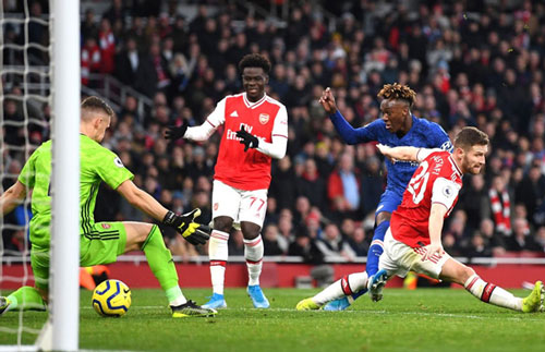 Arsenal 1-2 Chelsea: The Blues ngược dòng trong 4 phút