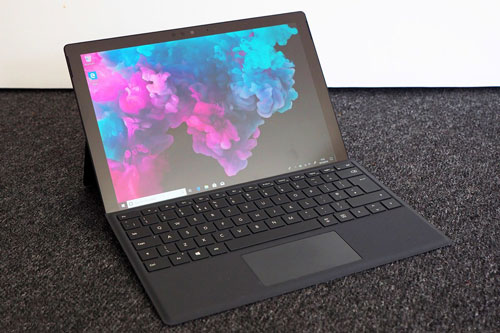 Laptop 2 trong 1 có thể tháo rời tốt nhất: Microsoft Surface Pro 6 (giá khởi điểm: 733 USD).