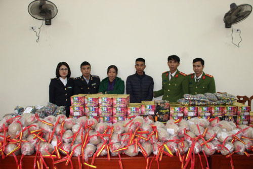 Nghệ An: Bắt 3 đối tượng, thu giữ gần 4 tạ pháo trước Tết