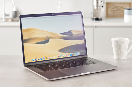 Laptop có hiệu năng và thời lượng pin tốt nhất: MacBook Pro 2019 (giá khởi điểm: 2.019 USD).