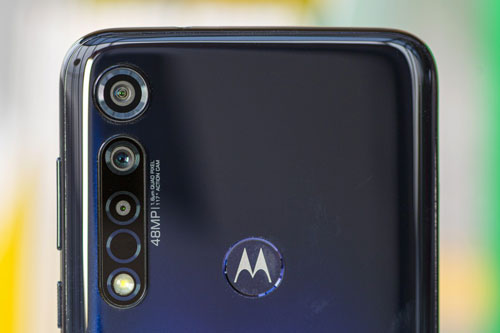 Smartphone chống nước, 3 camera sau, pin 4.000 mAh, chip S665, RAM 4 GB, giá hơn 6 triệu