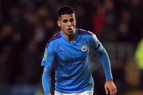 Hậu vệ trái: Joao Cancelo (Man City).