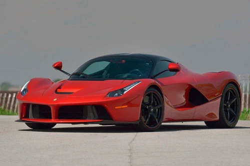 8. Ferrari LaFerrari.