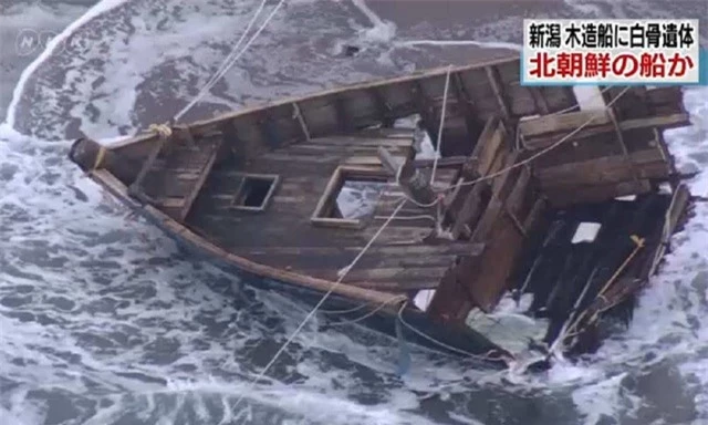 Tàu ma chở 7 thi thể dạt vào bờ biển Nhật Bản - 1