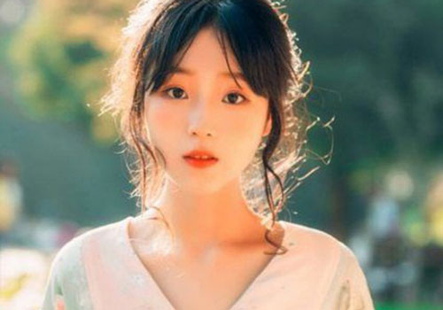 Phụ nữ sinh vào ngày âm lịch này, trời sinh số mệnh khổ trước sướng sau, từ 30 tuổi trở đi sẽ hạnh phúc và giàu có thịnh vượng